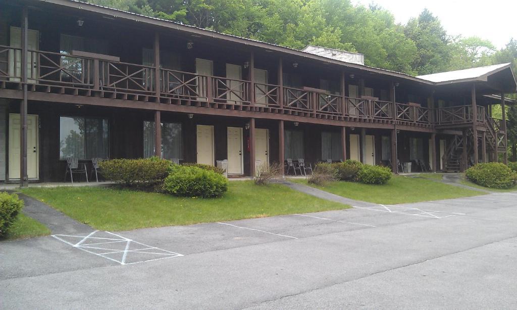 Roaring Brook Ranch Resort Lake George Eksteriør billede